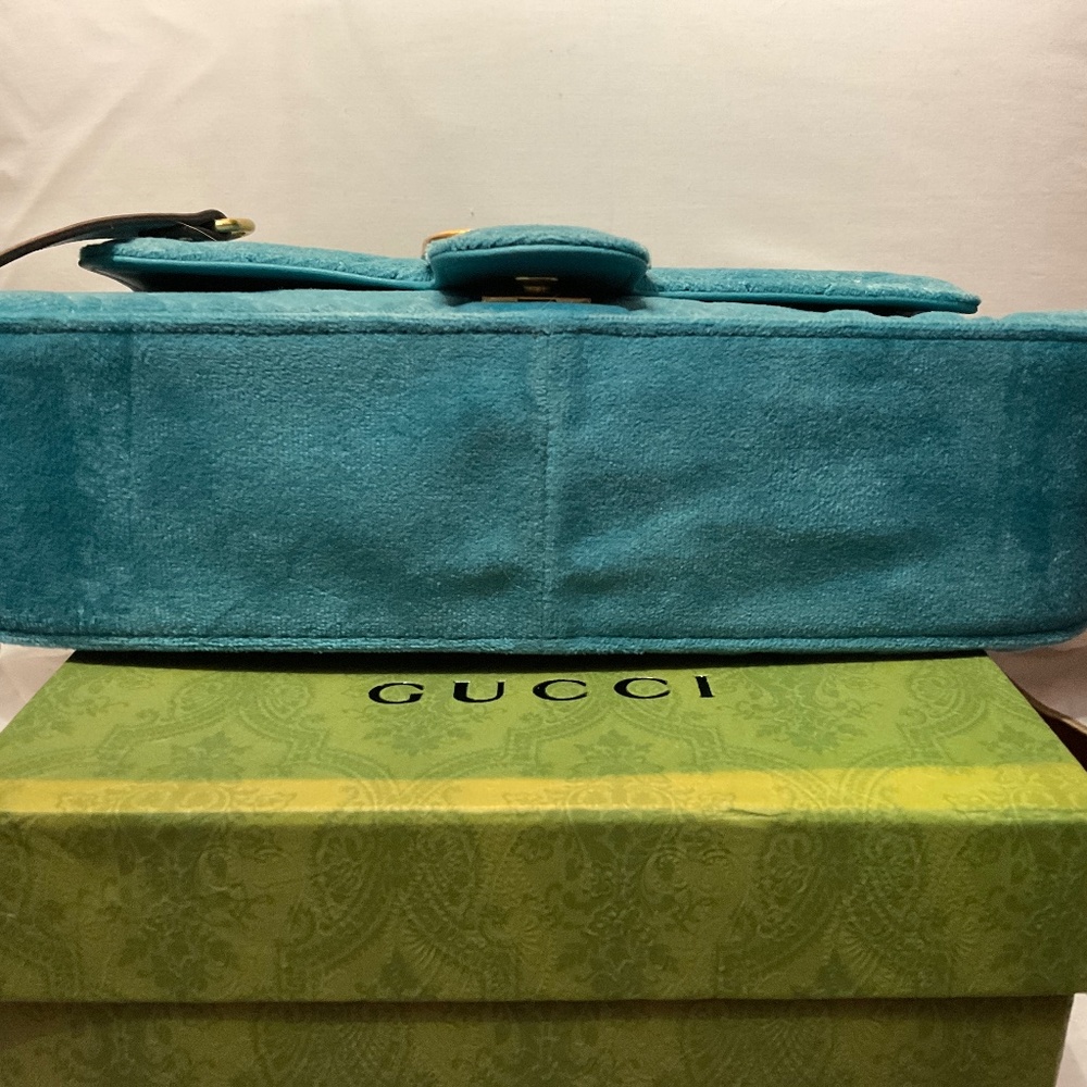 Authentic GUCCI Blue Velvet GG Marmont Shoulder Bag - Picture 2 of 11